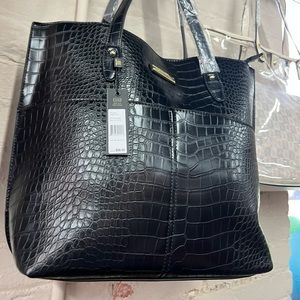 London Fog hobo bag brand new reg price 88 selling price $35